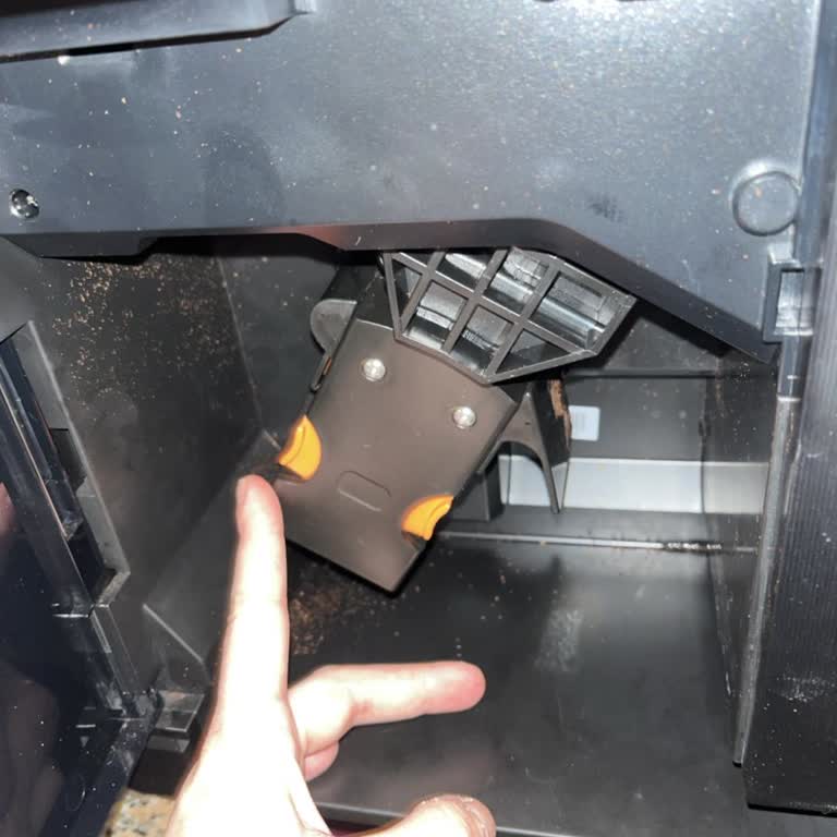 Arçelik Imperium Barista Kahve Makinesinin Demleme Ünitesi Dönüyor Ve Çalışmıyor