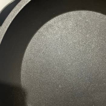 Yanıltıcı Etiket Ve Kısa Sürede Çizilen Döküm Tencere Seti