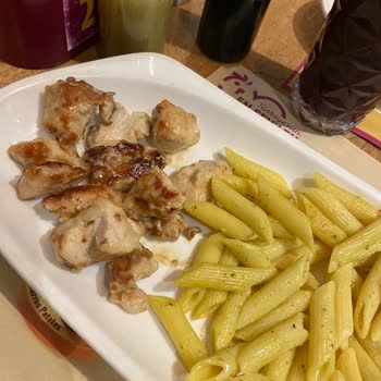 İstMarina AVM Tavuk Dünyası Şubesinde Saygısız Davranış Ve Uzun Bekleme Süresi