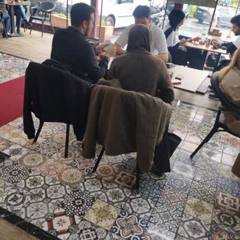 Tarihi Sarıyer Börek | Başakşehir Aile Ortamına Uygun Değil