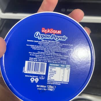 BİM Bursa Şubesinde Üçgen Peynirde Sızıntı Ve Hijyen Endişesi