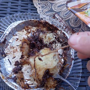 Hastel Markalı Künefede Bulunan İp İçin Sağlık Ve Hijyen Şikayeti