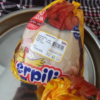 Erpiliç Tavuklarında Çamaşır Suyu Kokusu Ve Sağlık Endişesi