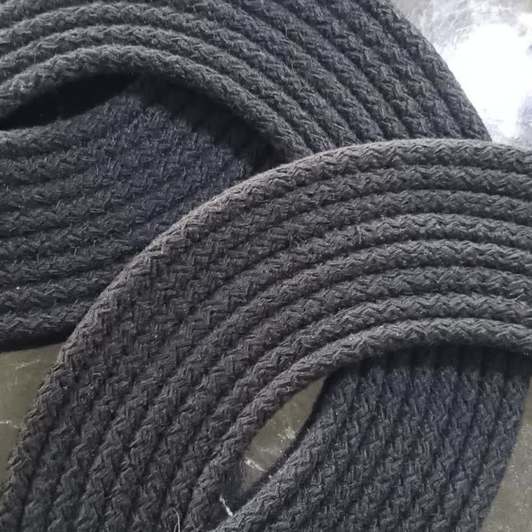 Senatu_tekstil Rengi Soluk Gelen İp