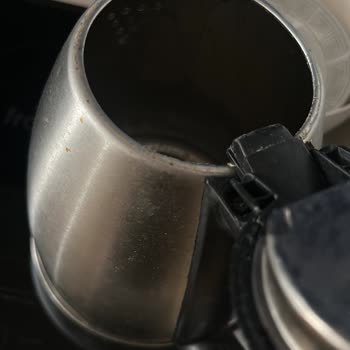 Booking.com Kirli Oda ve Yanıltıcı Rezervasyon Üzerinden Kesilen 100 Dolar Ücretine İade Talebi