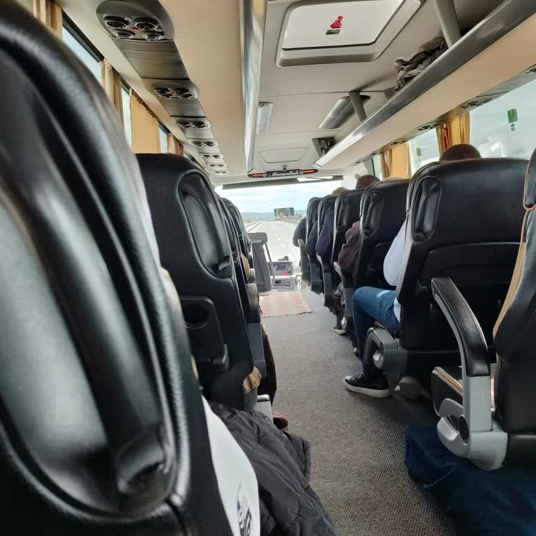 Otobüste Yolcuyu Rencide Eden Kaba Muavin