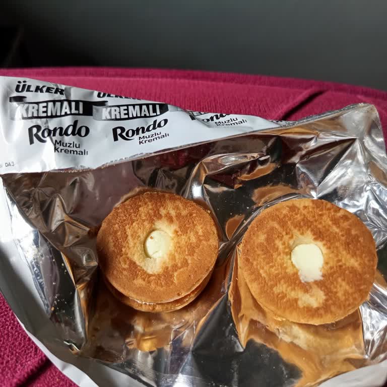 Ülker Rondo Bisküvilerinde Ambalaj Hatası Ve Kırık Parçalar