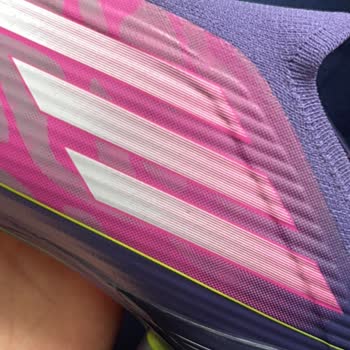 Adidas F50 Model Kramponunda Garip Delikler: Ürün Ayıplı Ve İade Talebi