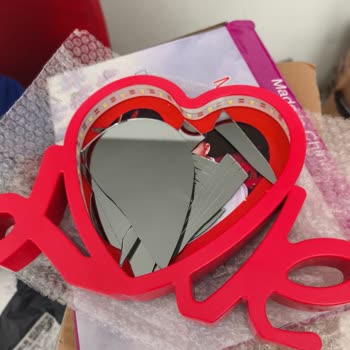 Sürat Kargo’nun Erzurum Horasan Gönderilerinde Sürekli Kırık Ve Hasarlı Kargolar