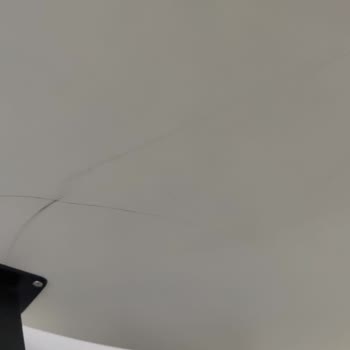 İstikbal Ares Masasında Kendiliğinden Çatlak Ücretsiz Tamir Talebi