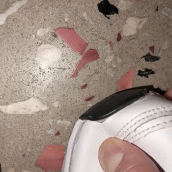 Nike Ayakkabımın Erken Aşınması Ve Mağaza Personelinin Saygısız Tutumu