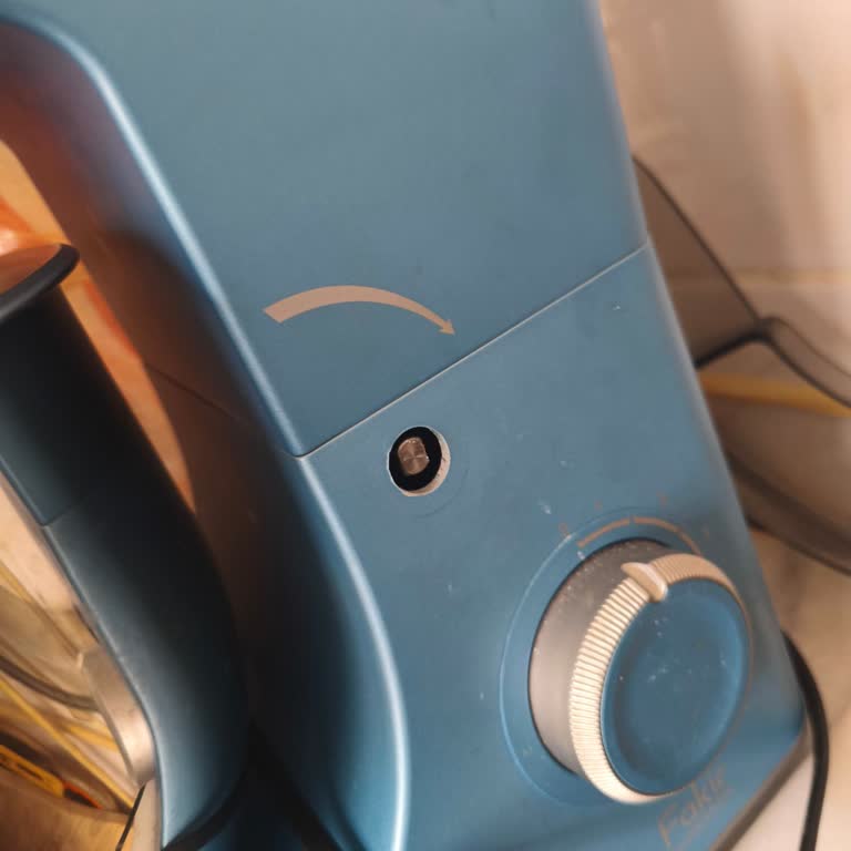 Fakir Arya Yoğurma Makinesinin Parçası Kullanımda Kırıldı Garanti Talebi