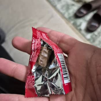 Tadelle Çikolatasında Önceden Isırılmış İzler Tüketici Güvenini Sarsıyor