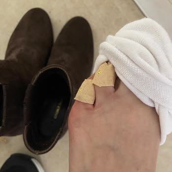 Dar Ve Sert Bot Ayak Yarası Yaptı, İade Talebine Yanıt Alınamadı