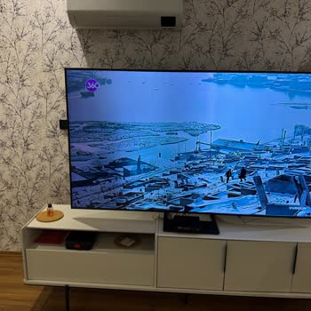 Samsung 75CU8500 Televizyonunda Tekrarlayan Ekran Arızası Ve Ücretli Servis İsteği