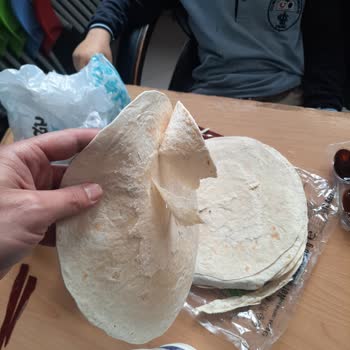 Bayat Ve Yapışık Lavaş, Çocuğuma Yemek Yediremedi; Personel Eksikliği Ve İade Talebi