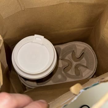 Starbucks Siparişinde Cheesecake Eksik Geldi, Müşteri Yardım İsteği