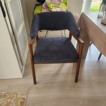 Teslim Edilen Sandalyelerde Hasar Ve Servis Cevapsızlığı