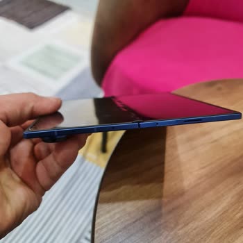 Samsung Galaxy Z Fold 7 Menteşe Sorunu Nedeniyle Tekrar Eden Ekran Kırılması