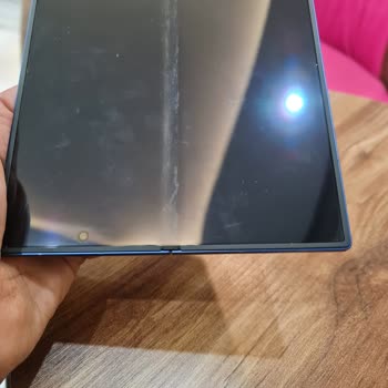 Samsung Galaxy Z Fold 7 Menteşe Sorunu Nedeniyle Tekrar Eden Ekran Kırılması