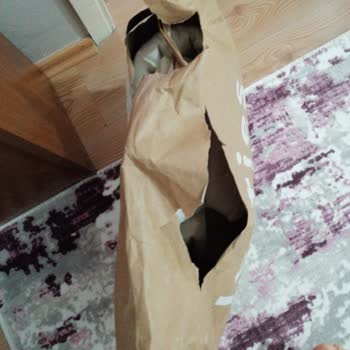 Lefties Online’da Korumasız Paketleme Ve Hasarlı Kargo Kutusu Şikayeti