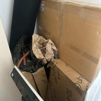 Kurulum Hâlâ Yapılmayan Yatak Odası Ve Yemek Takımındaki Eksik Ve Yanlış Parçalar