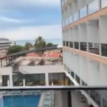 Golden Rock Hotel (Side) Deniz Manzaralı Diye Kiraladıkları Oda