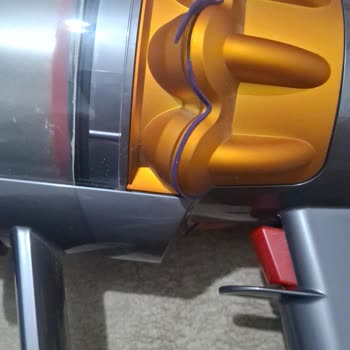 Dyson V15 Süpürgemde Silikon Parçaları Koptu, Destek Yardımcı Olmadı