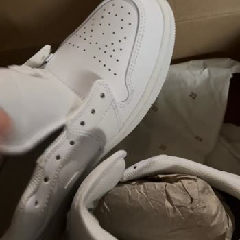 Fashfed'den Eksik Bağcıklı Air Jordan 1 Ayakkabı Ve Uzayan İade Süreci