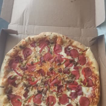 Ezilen Pizza Kutusu Ve Yağ Tabakası: İki Gün Süren Geri Dönüşsüz İletişimsizlik