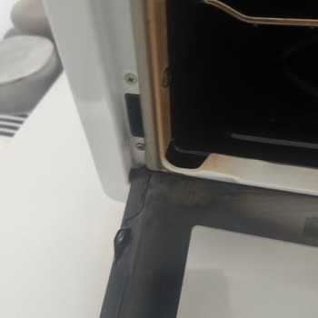 Simfer Mini Fırın Kapak Menteşesi Çöktü, Ücretsiz Değişim Talebi