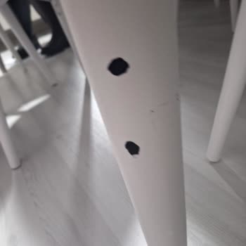 Kısa Sürede Deforme Olan Mobilyalar Ve Mağazanın Cevapsız Tutumu