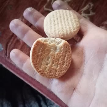 Ülker Bisküvi Paketi Ters Yapıştırılmış Olması Nedeniyle Hayal Kırıklığı