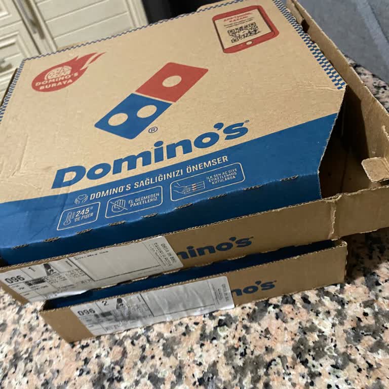 Domino’s Kuşadası Şubesinde Soğuk Pizza Ve Eksik Meksika Sosu Şikayeti