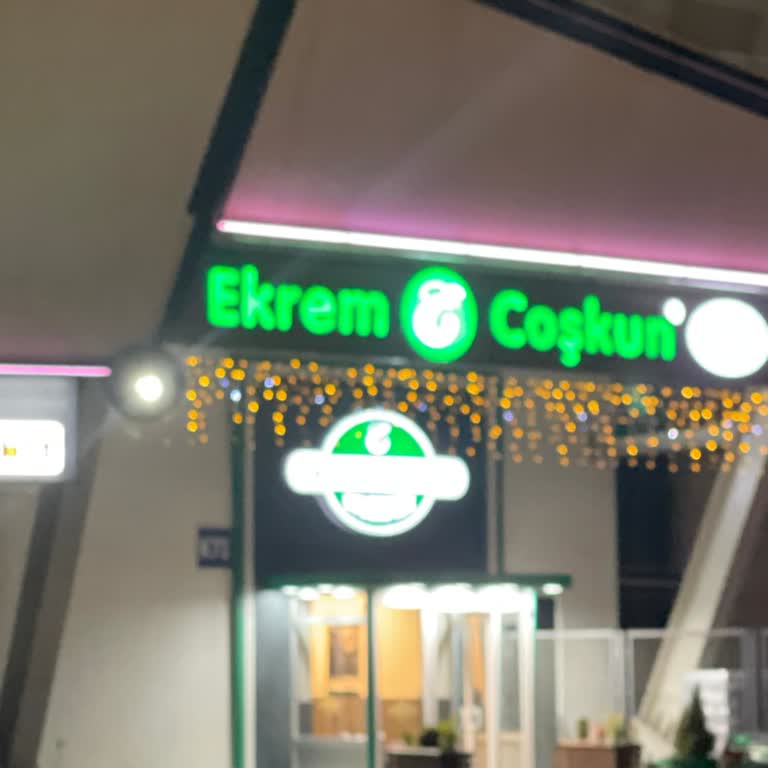 Ekrem Coşkun Döner Şubesinde Gecikmeli Servis, İlgisiz Çalışanlar Ve Şikayetlere Cevap Yok