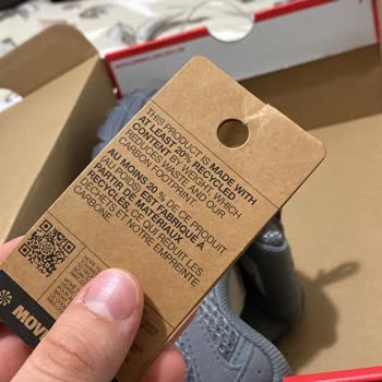 Ayakkabı Paketi Özensiz, Etiketi Kopmuş Ve Üst Kısmı Yırtık Şekilde Gönderildi