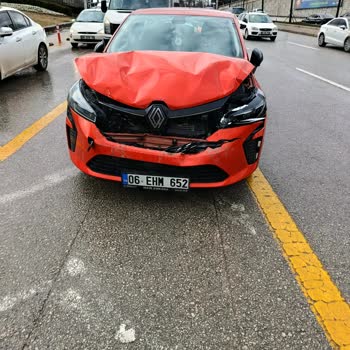 Renault Clio’da Önden Çarpışmada Airbag Açılmadı