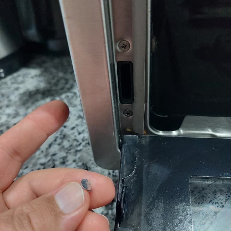 Simfer M 4507 Fırın Kapak Yayının Aniden Kırılması Ve Ücretsiz Değişim Talebi