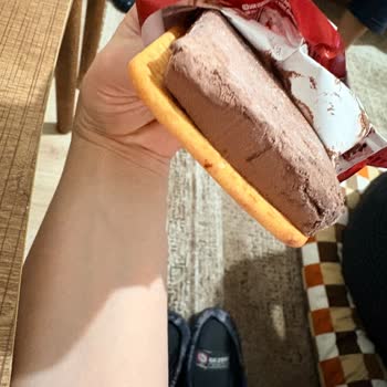 Bisküvi Eksikliği Nedeniyle Çokokrem Dondurması Şikayetim