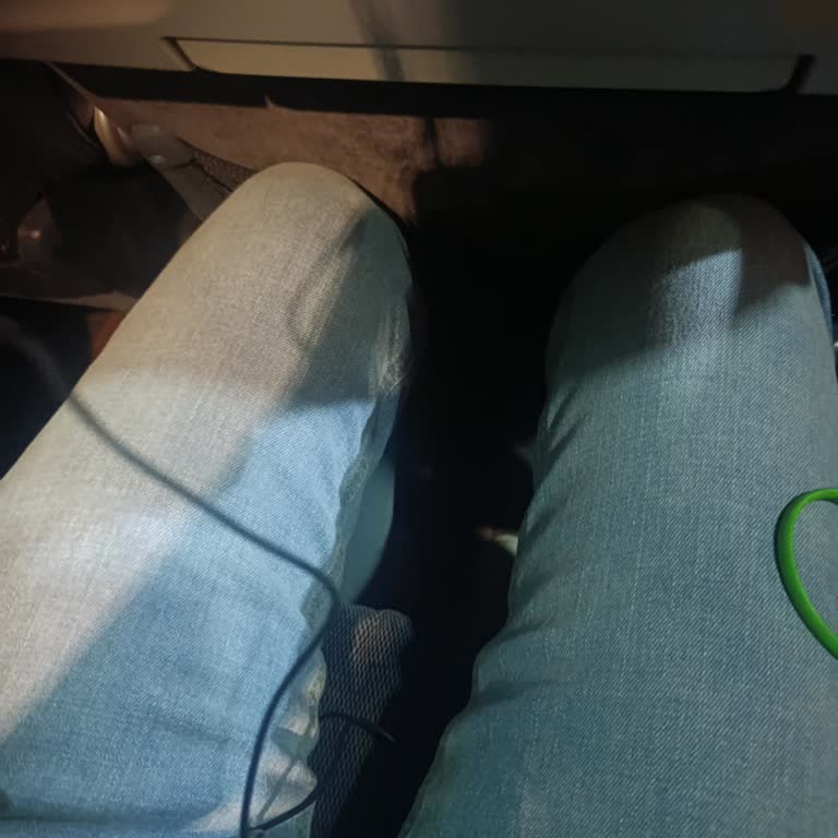 Emniyet Kemerinin Olmadığı Ve Kırık Koltuk Mekanizmasıyla Güvensiz Seyahat