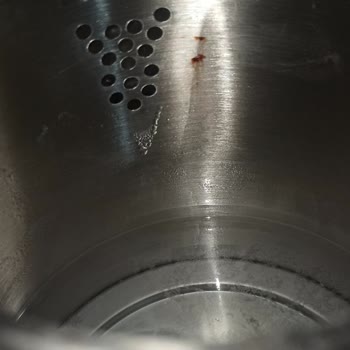 Paslanma Sorunu Olan Çay Makinesine Ücret İadesi Ve Yeni Ürün Değişim Talebi