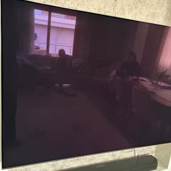 Samsung TV Ekranındaki Lekeler Servis Tarafından Büyütüldü Ve Garanti Reddi