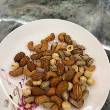 Lüks Karışık Kuruyemişte İçerik Oranı Yanıltıcı, Badem Ağırlıklı