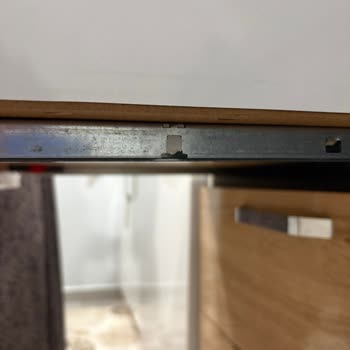 Samet Çekmece Rayı Plastik Parçasının Kırılması Ve Ücretsiz Yedek Parça İsteği