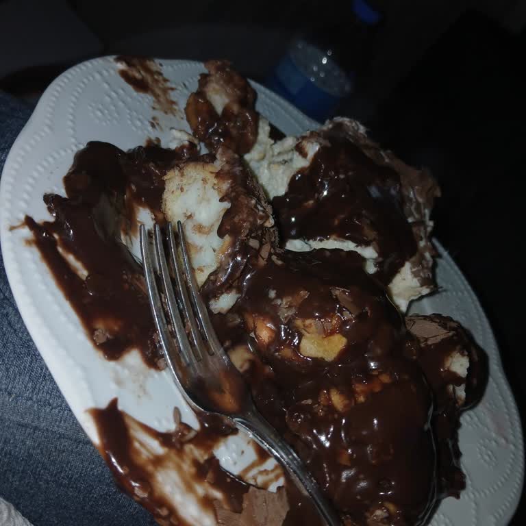 Hasan Gazi Baklavaları Bozuk Tatlı Satışı Çocuğumun Sağlığını Tehdit Etti Ve İade Talep Ediyorum