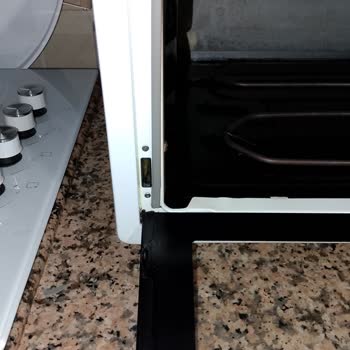 Simfer M4502 Turbo Mini Fırının Kapak Menteşesi Koptu Ve Ücretsiz Değişim İstiyorum