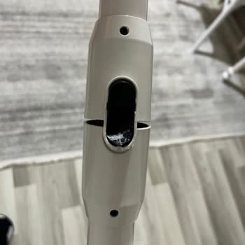 Sinbo Dik Süpürge Kısa Sürede Çoklu Parça Kırıldı, Yenisi Talep Ediliyor