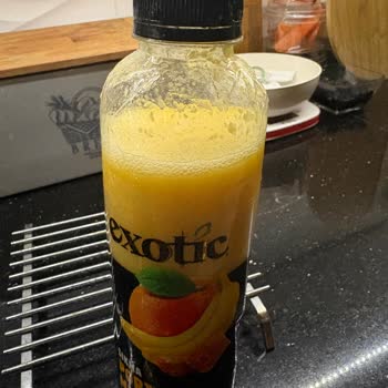 Exotic Portakal Suyu Açılırken Patladı Ve Gözümde Yanma Yarattı