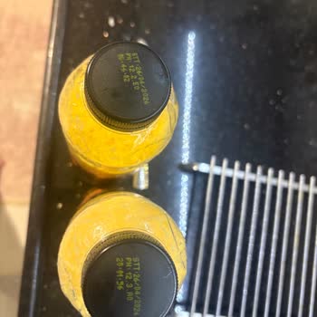 Exotic Portakal Suyu Açılırken Patladı Ve Gözümde Yanma Yarattı