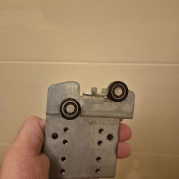 Dolap kapak rayları için parça talebi